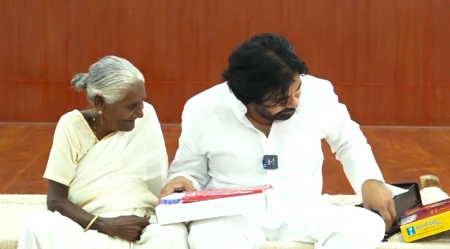 Pawan Kalyan's heartfelt gesture to the elderly supporter