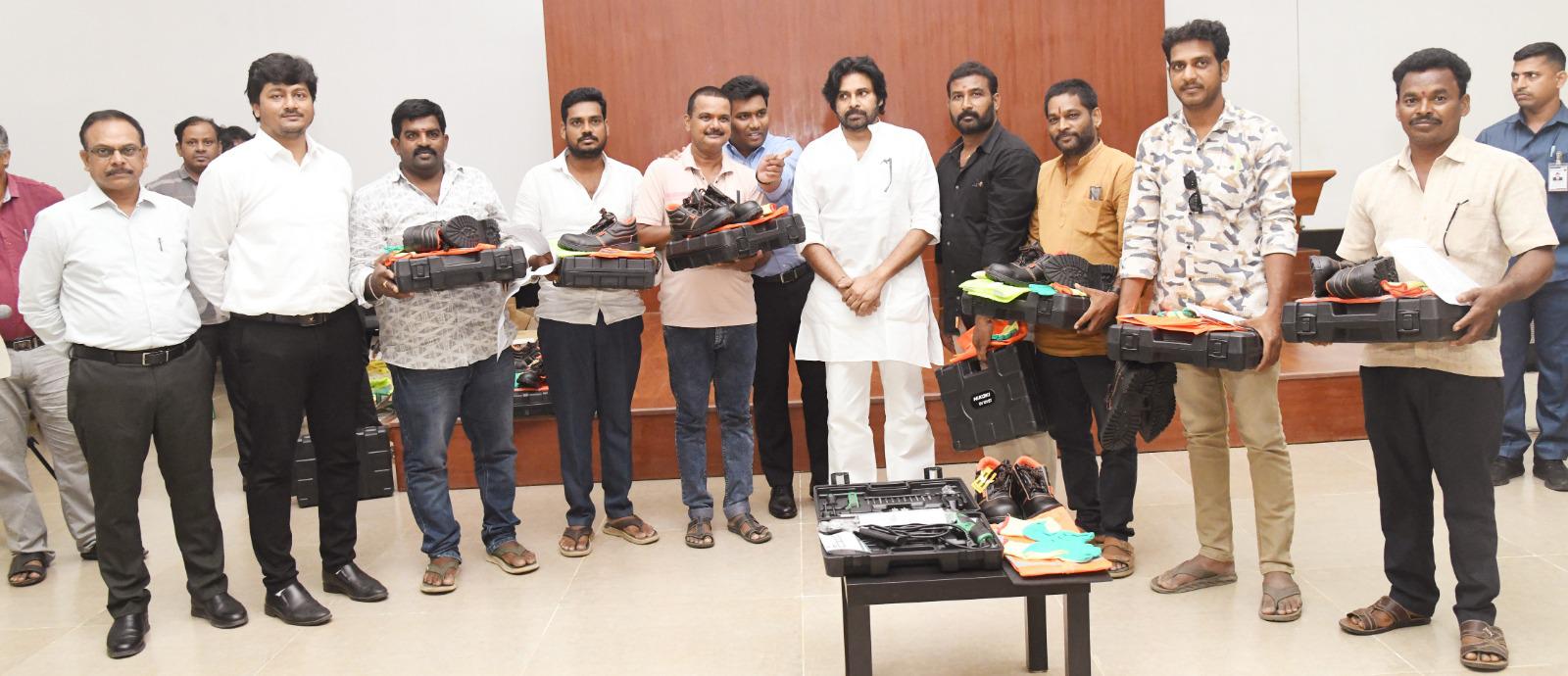 Pawan Kalyan sending mangoes from his farm to Kuridi villagers
