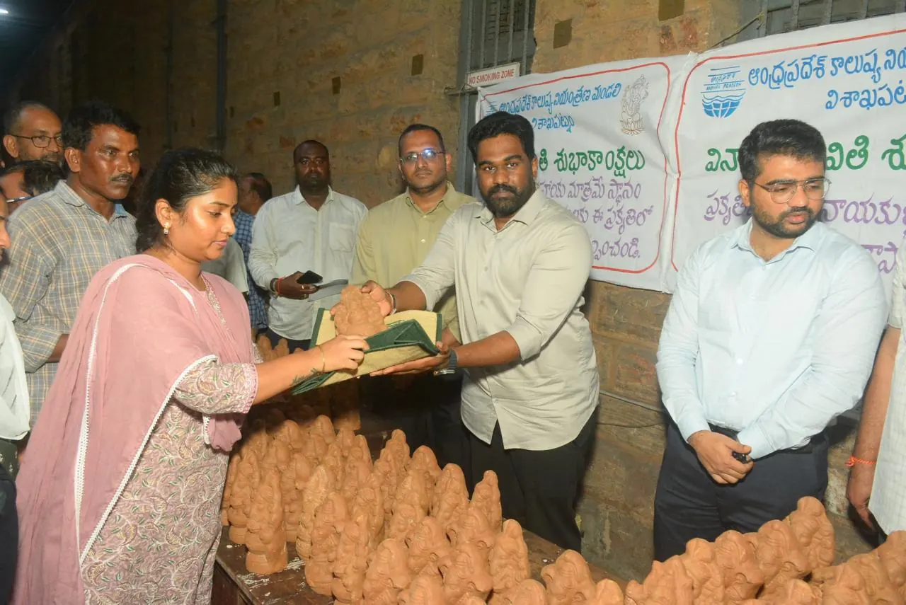 Clay Ganesh Idol Distribution 2025: photo 1