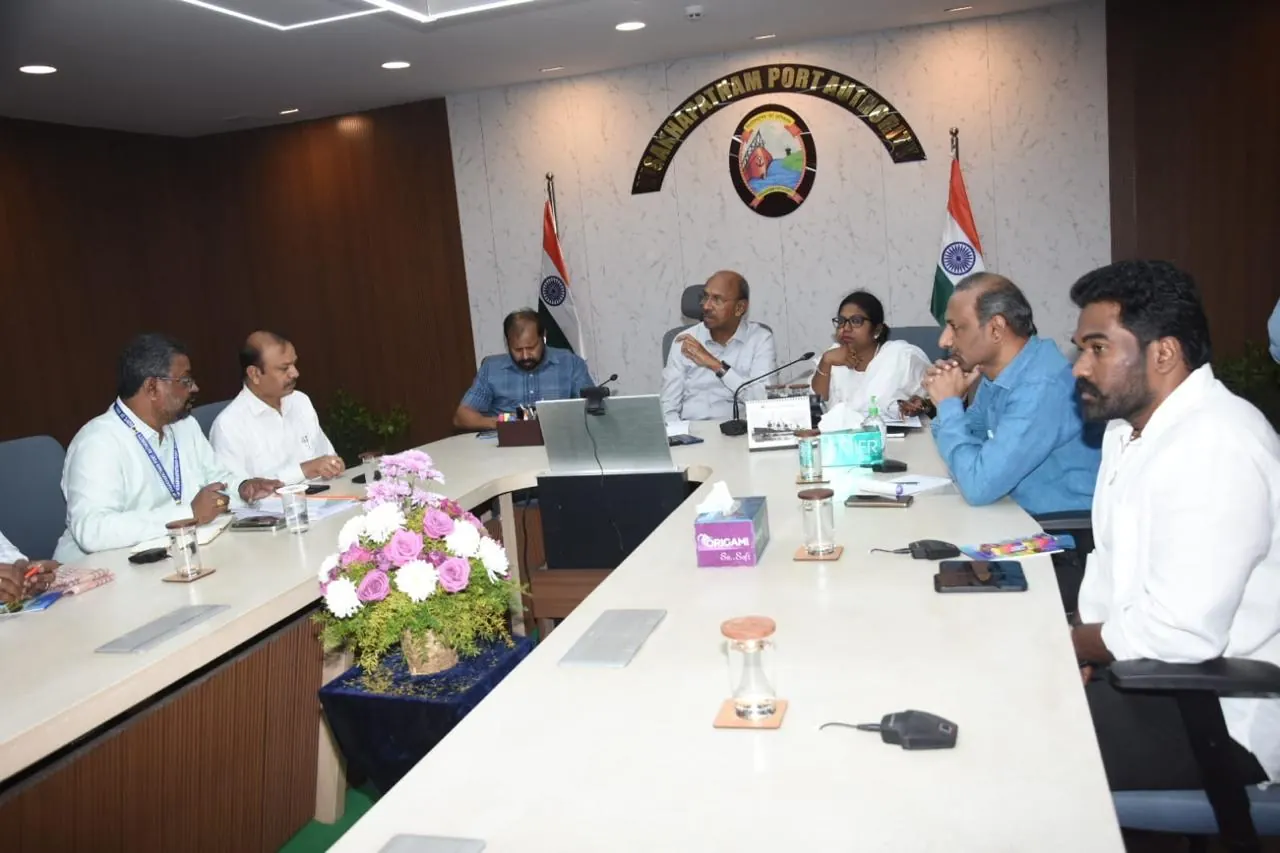 Vizag Port Pollution Inspection: photo 1
