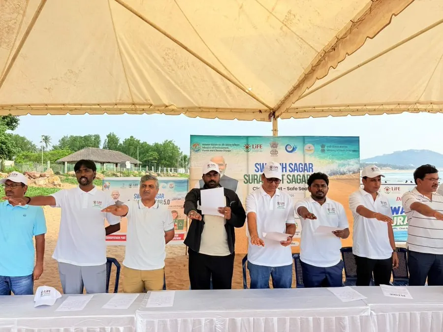 Participants taking the cleanliness pledge at the Swachh Sagar Surakshit Sagar 5.0 programme, Rushikonda Beach